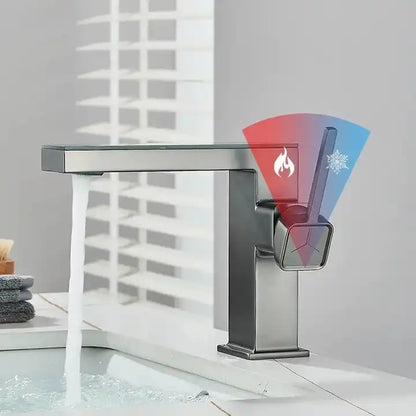 Akıllı Dijital LED Ekranlı Musluk – Sıcaklık Göstergeli Modern Banyo Bataryası